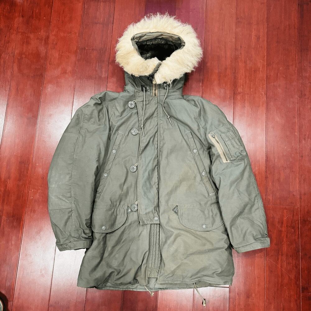 N-3B Military Extreme Cold Weather Parka Fur Hood Medium Vintage 80s